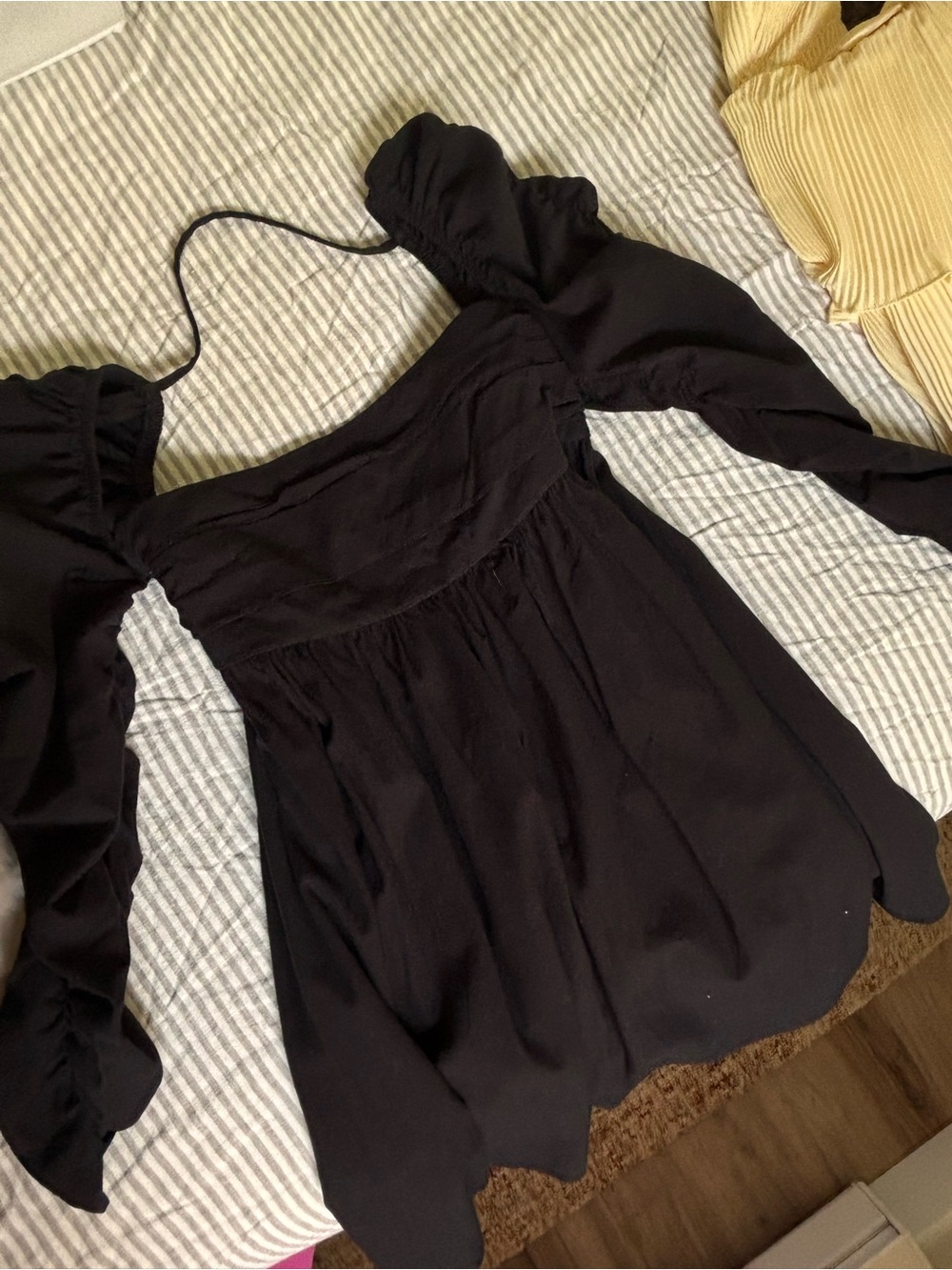 Reformation Black Long-Sleeve Square-Neck Mini Dress - Picture 2 of 3